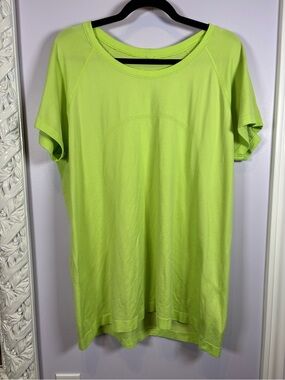 lululemon athletica Neon Lime Swiftly Tech Sporty Short Sleeve Scoop Neck Tee 20